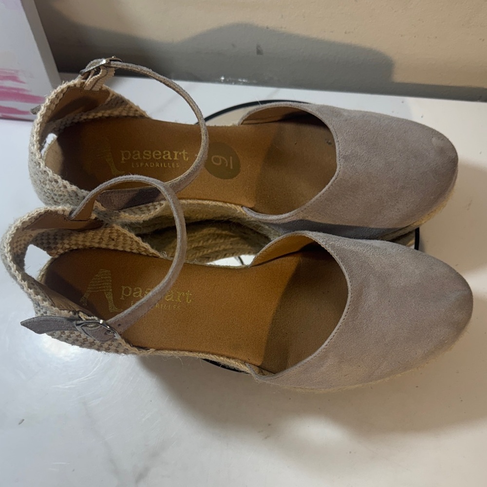 Paseart Women's Light Gray Suede Ankle-Strap Wedge Espadrilles - Size 9 - Picture 7 of 10